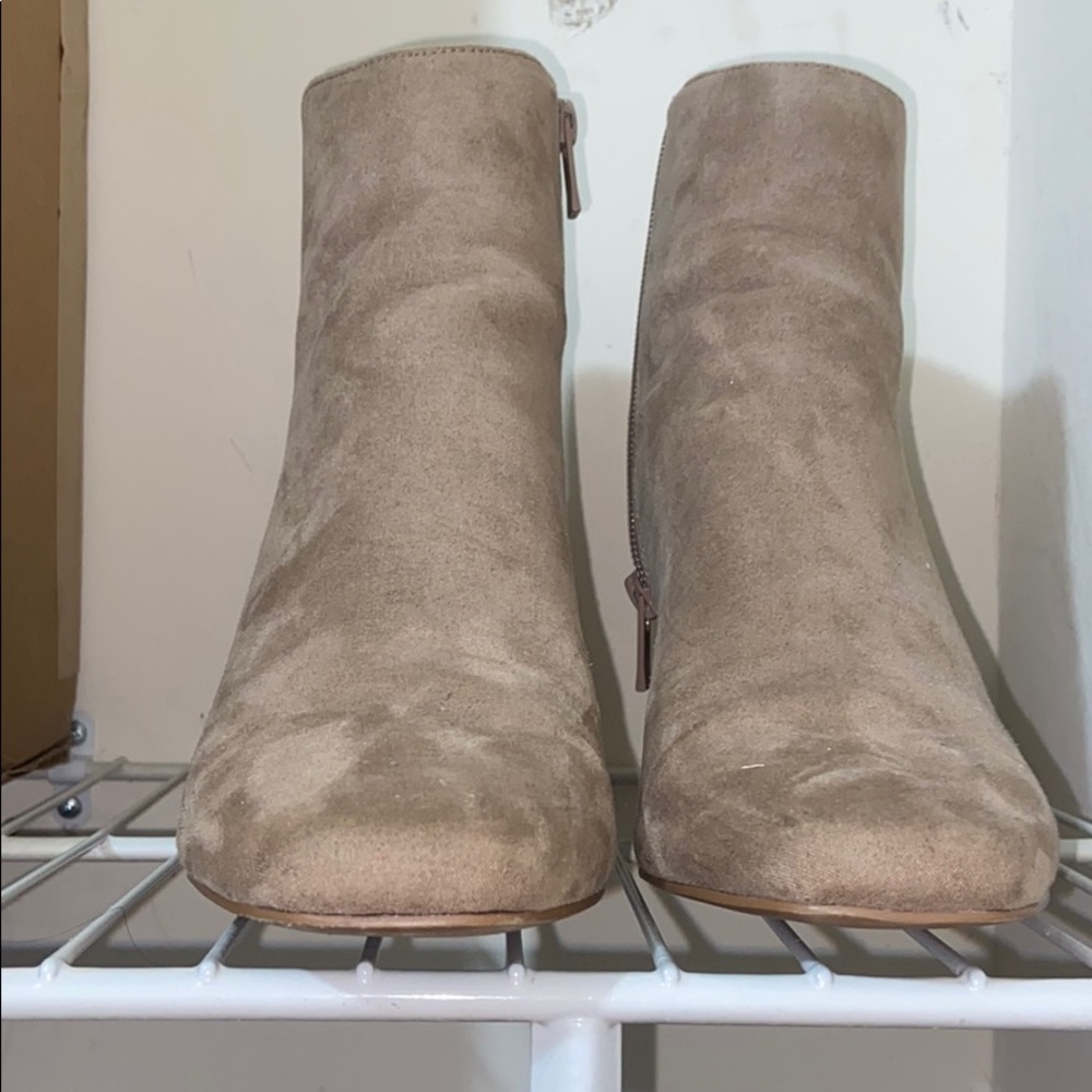 High heel boots